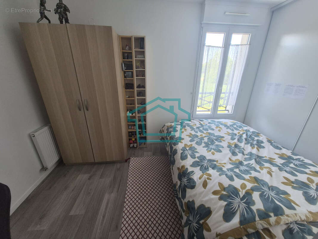 Maison à LA QUEUE-LES-YVELINES