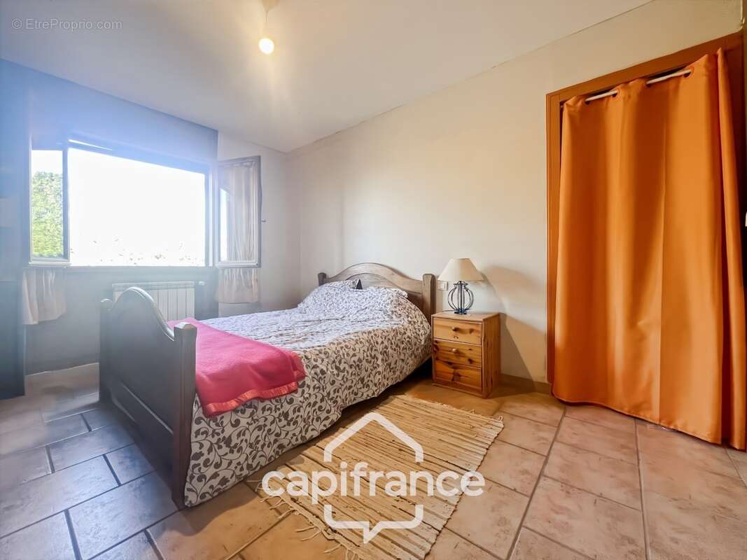 LES TAILLADES, maison individuelle de plain pied  de 210 m2, en campagne,  4 chambres, sur un terrain de 2900 m2 environ, piscin - photo 40