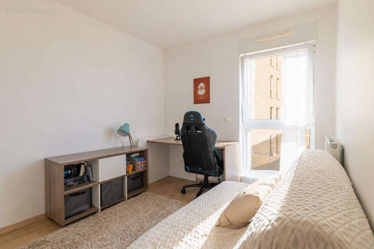 Appartement à COULAINES