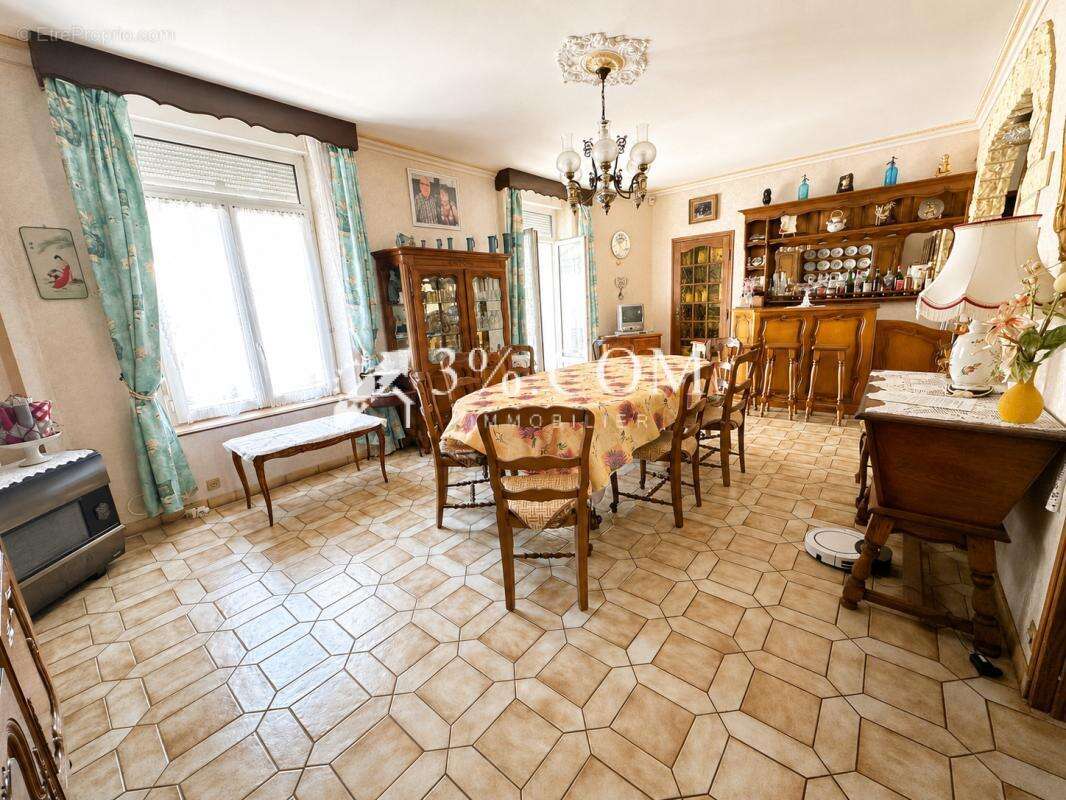 Immeuble  - terrain - garade - dependance  - einville-au-jar - photo 3