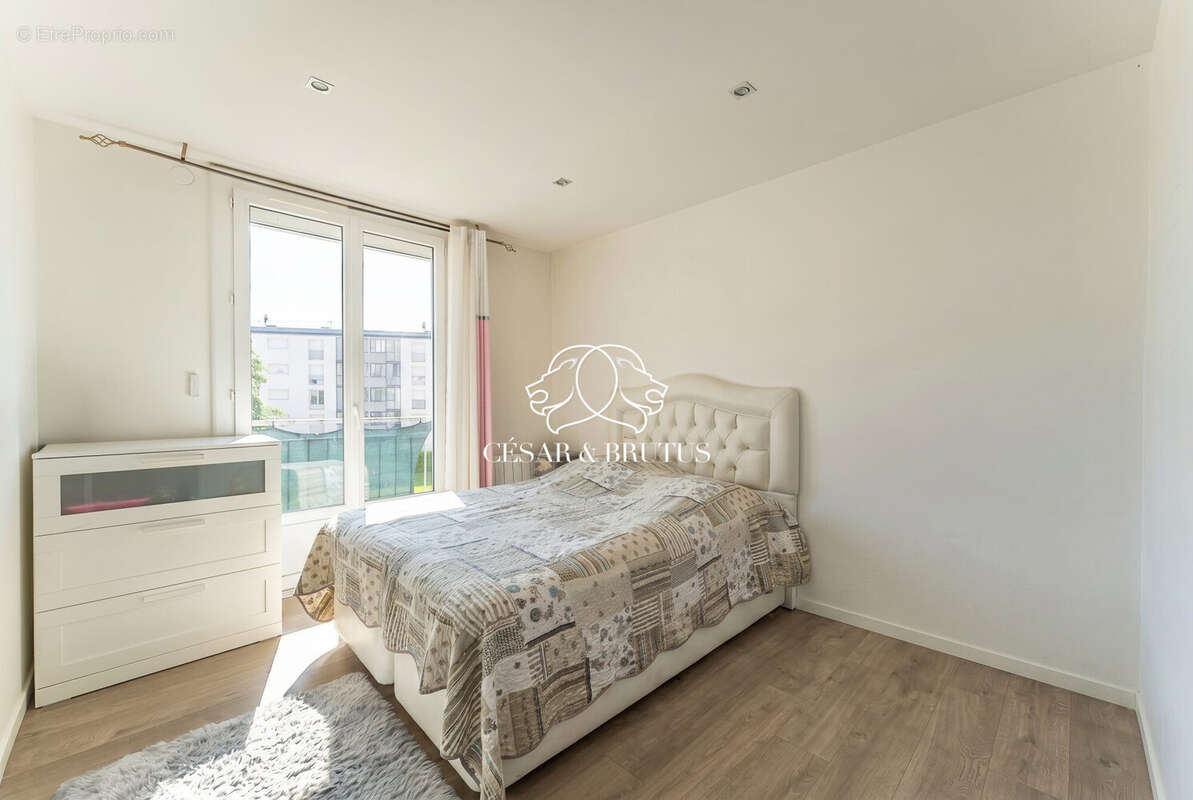 Appartement à DECINES-CHARPIEU