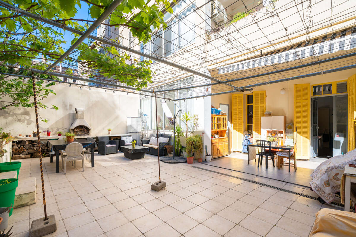Appartement à MARSEILLE-6E