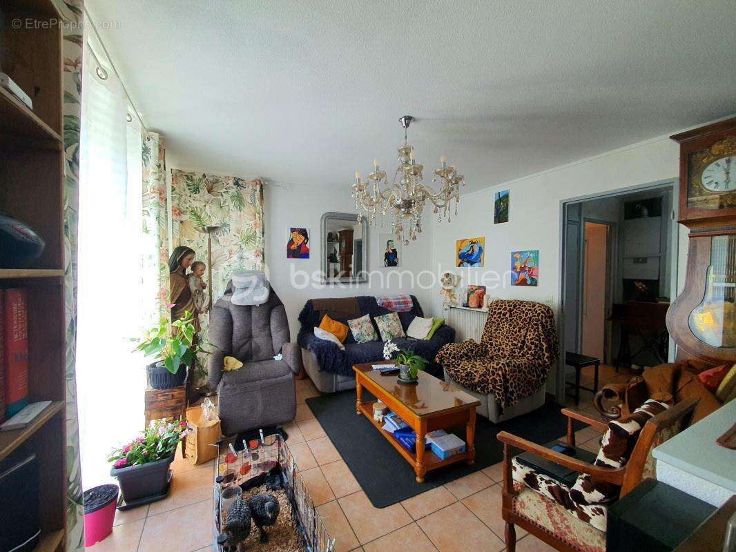 Moulin a vent - appartement t4 - deux chambres - loggia - cave - photo 4