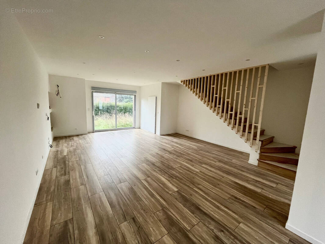 Appartement à SEREZIN-DU-RHONE