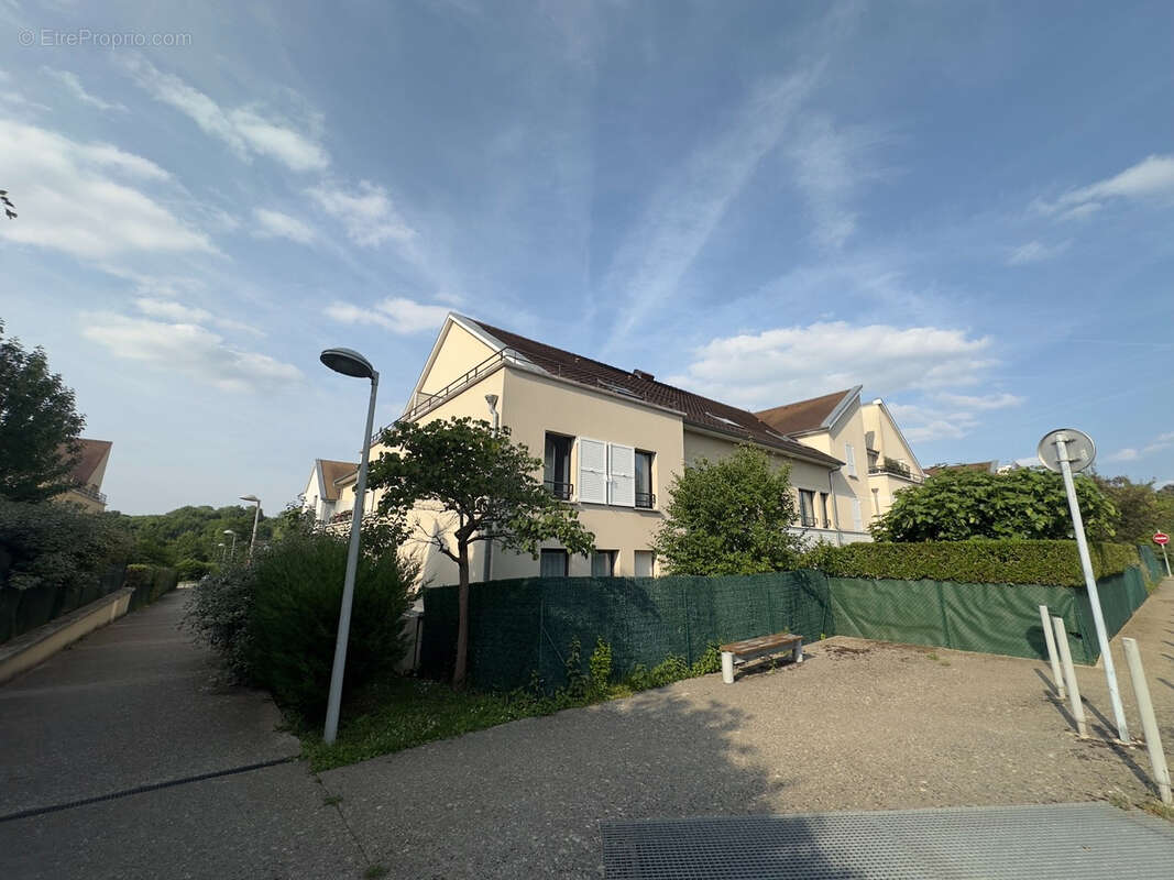 Appartement à FERRIERES-EN-BRIE