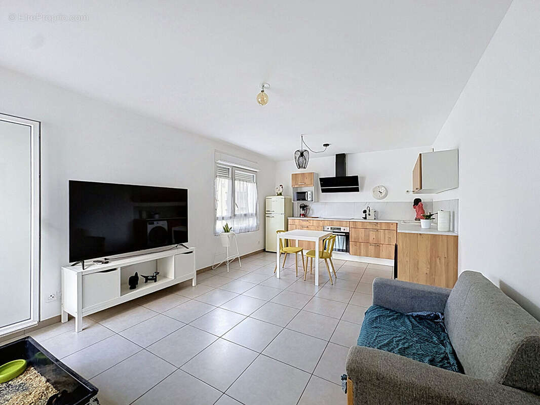 A VENDRE Appartement  2 pièces Caluire Et Cuire 2 pièce(s) 44.86 m2 dernier étage - photo 2