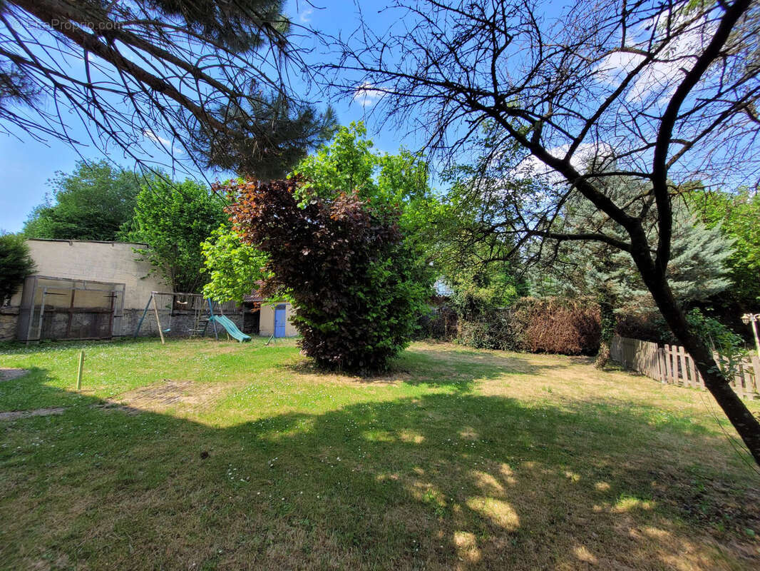 Maison à AVESNES-SUR-HELPE