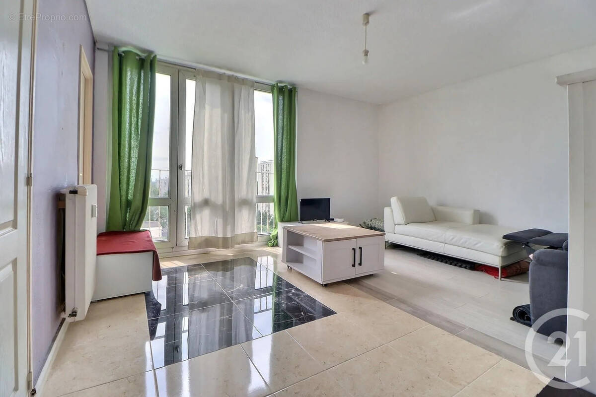 Appartement à AULNAY-SOUS-BOIS