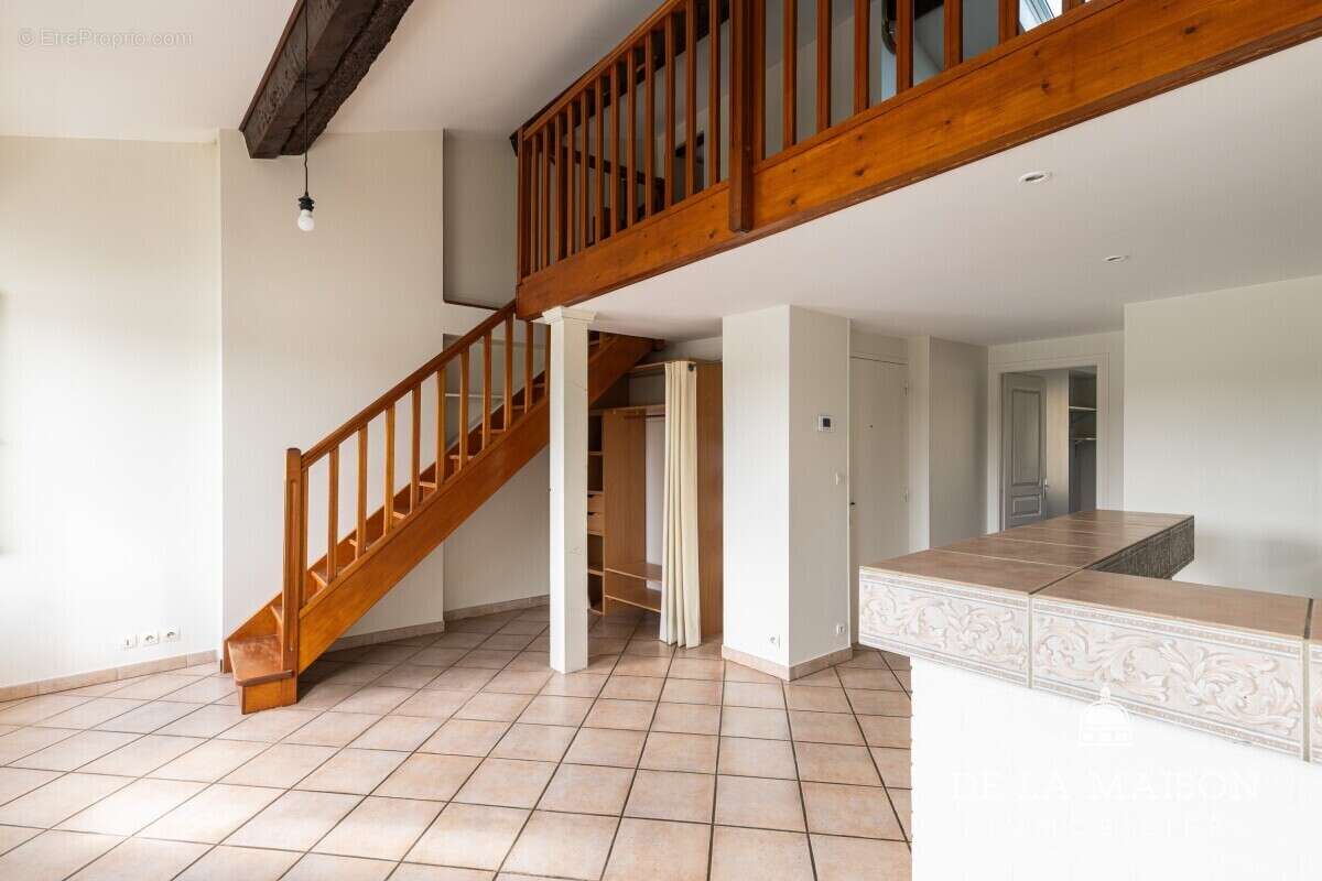 Appartement à ALBIGNY-SUR-SAONE