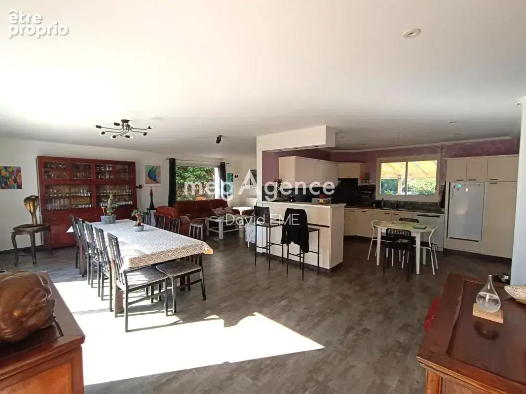 9 Pièces, 166 m2, 6 chambres, Piscine, ST CHRISTOPHE DU LIGNERON - photo 7