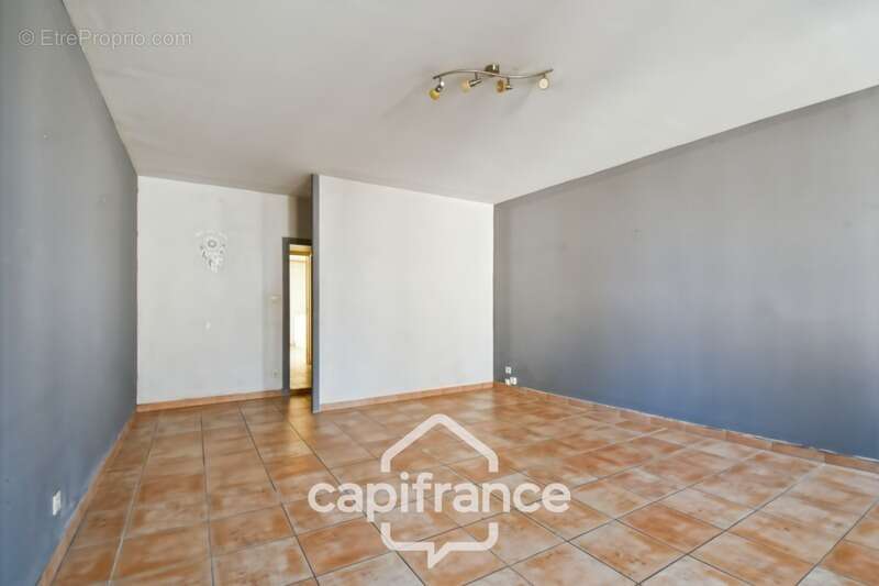 Maison à SAINT-JEAN-D&#039;ANGELY