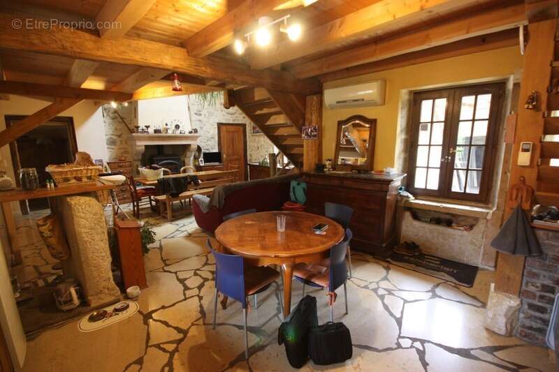 Maison en pierres à vendre 7 pièces de 168 m² à MARIGNIEU (01) plus sous-sol - photo 24