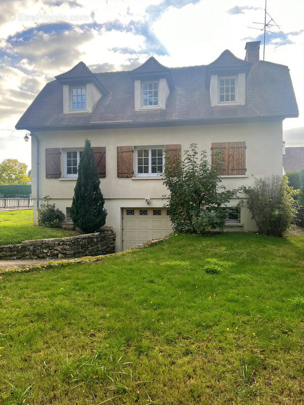 Maison à PONTHEVRARD