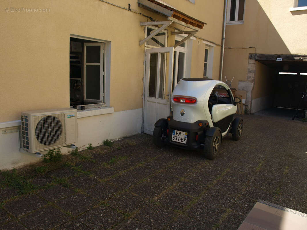 Commerce à COSNE-COURS-SUR-LOIRE