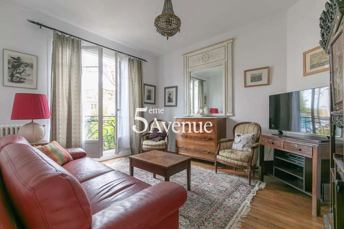 Maison à SAINT-MAUR-DES-FOSSES