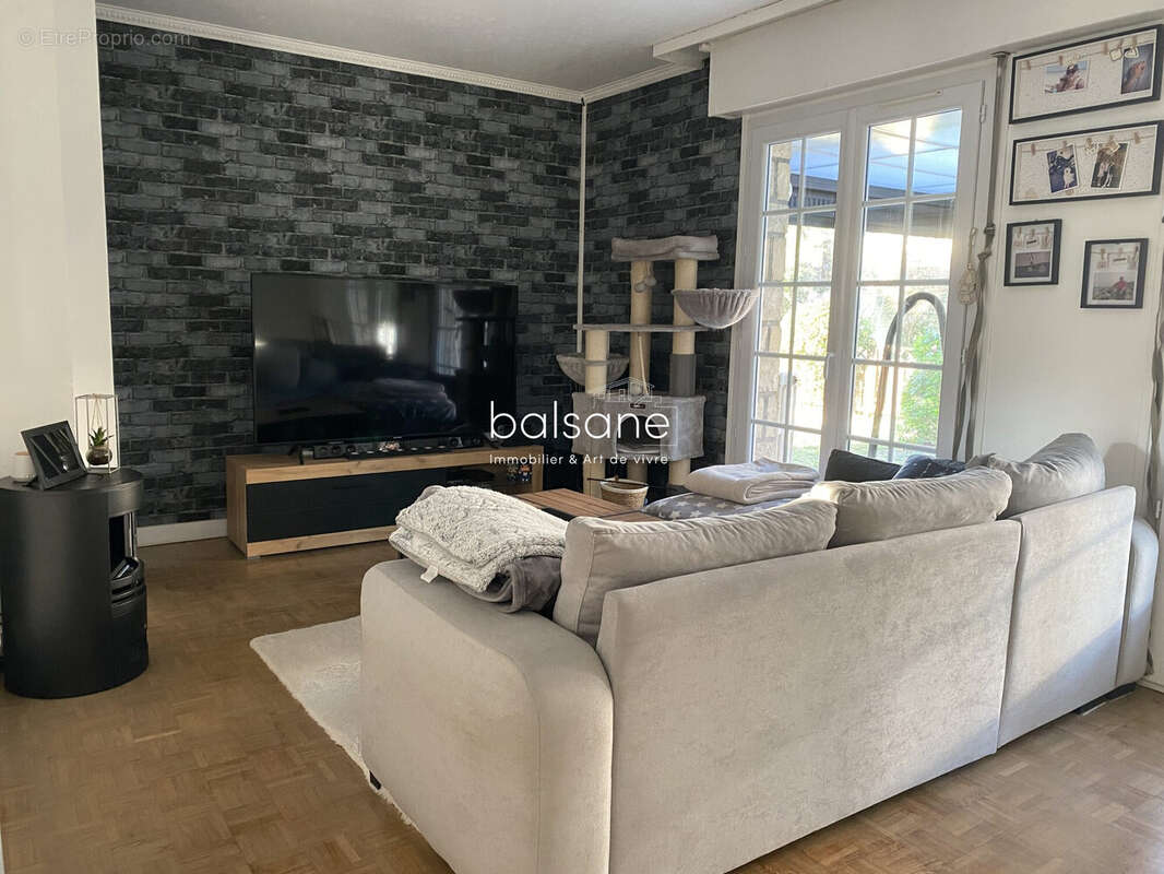 Maison à SAINT-ETIENNE-DU-ROUVRAY