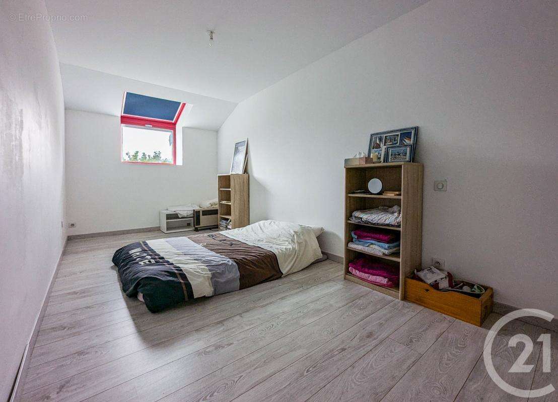 Maison à CHAILLAC-SUR-VIENNE