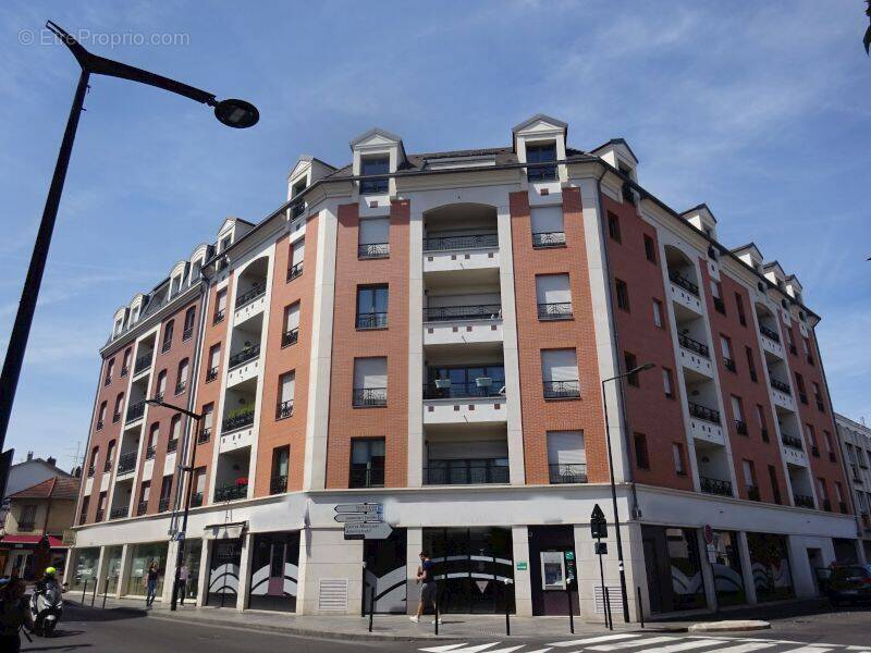 Appartement à SARTROUVILLE