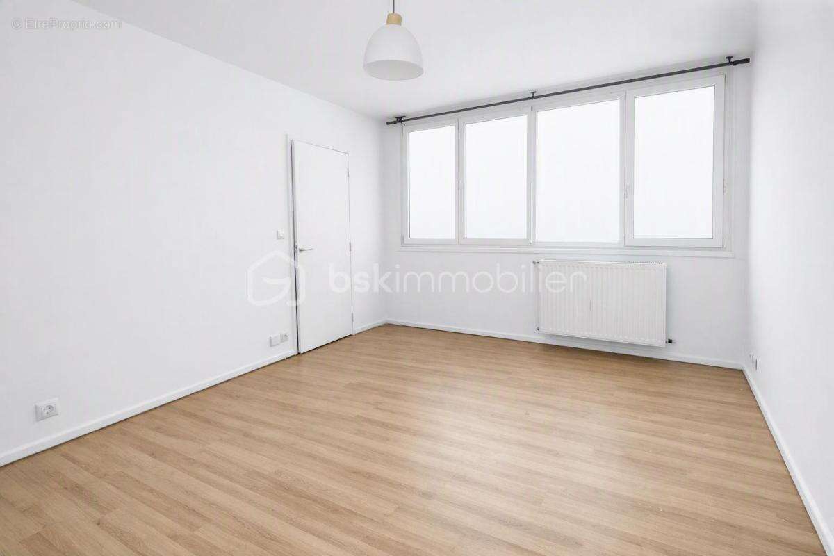 Paris 13ème - Appartement 2 pièces  en bon état calme et lumineux avec cave et parking - photo 3