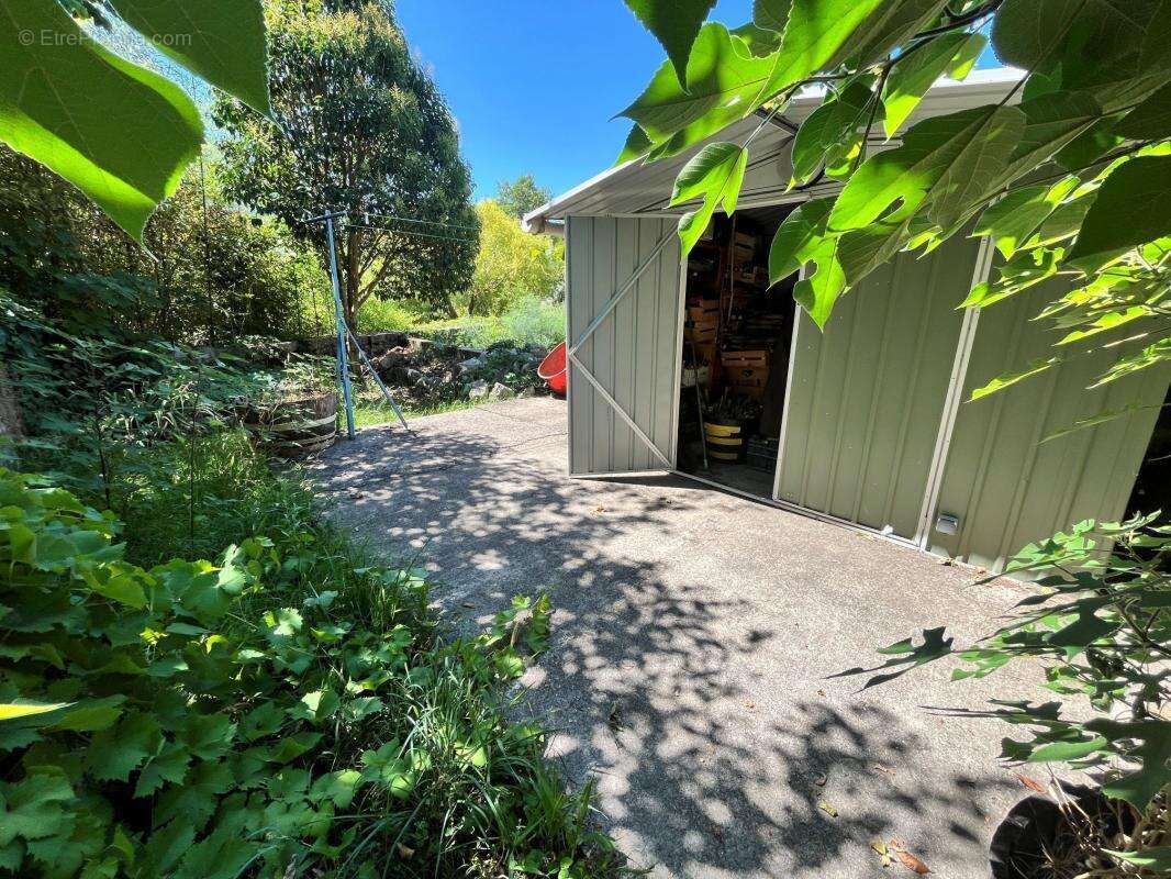 Maison à BERRIAS-ET-CASTELJAU