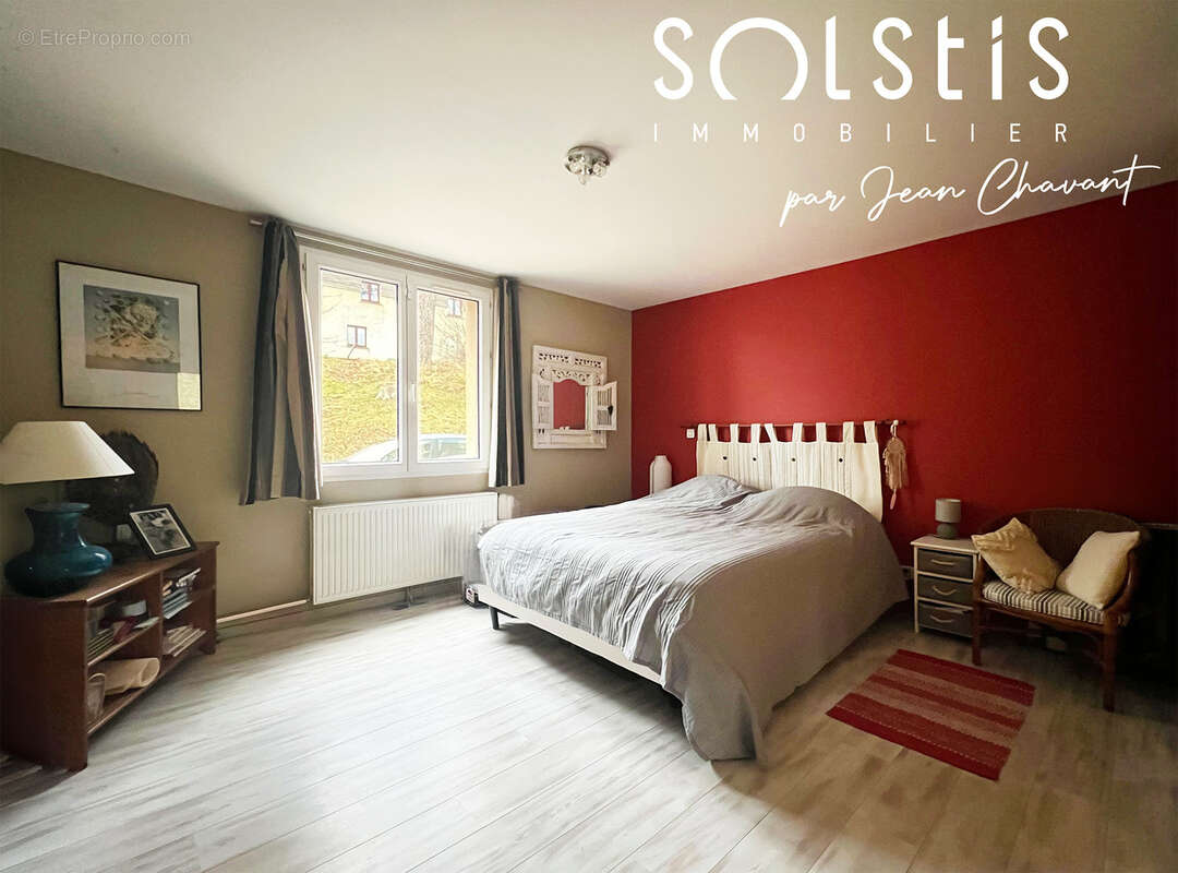 Appartement à SAINT-JUST-MALMONT