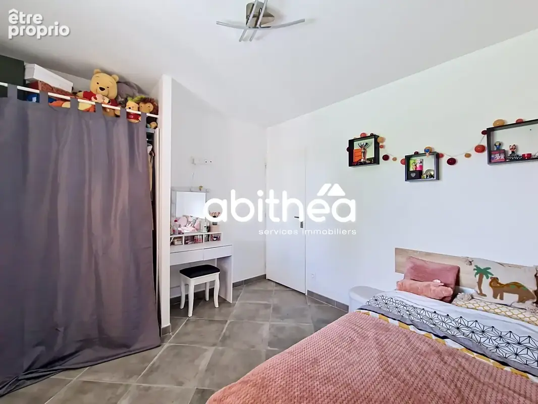 Maison recente de 2019, 155m2 inspiration provencale, 3 chambres dont suite  100m2 de garage  70m2 de terras - photo 17