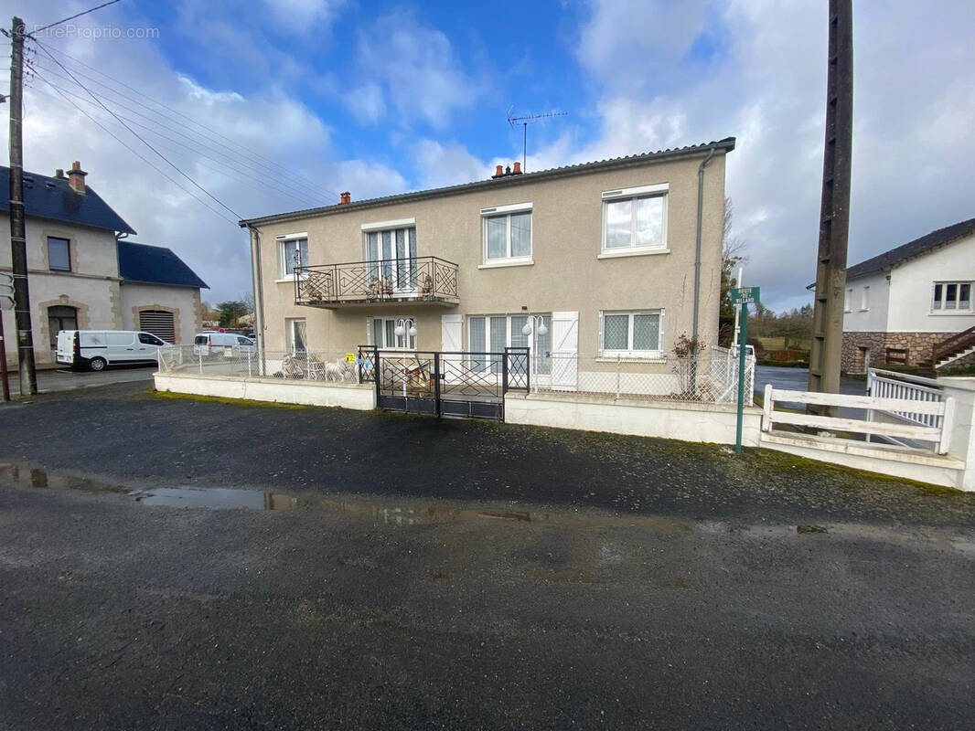 Maison à DUN-LE-PALESTEL