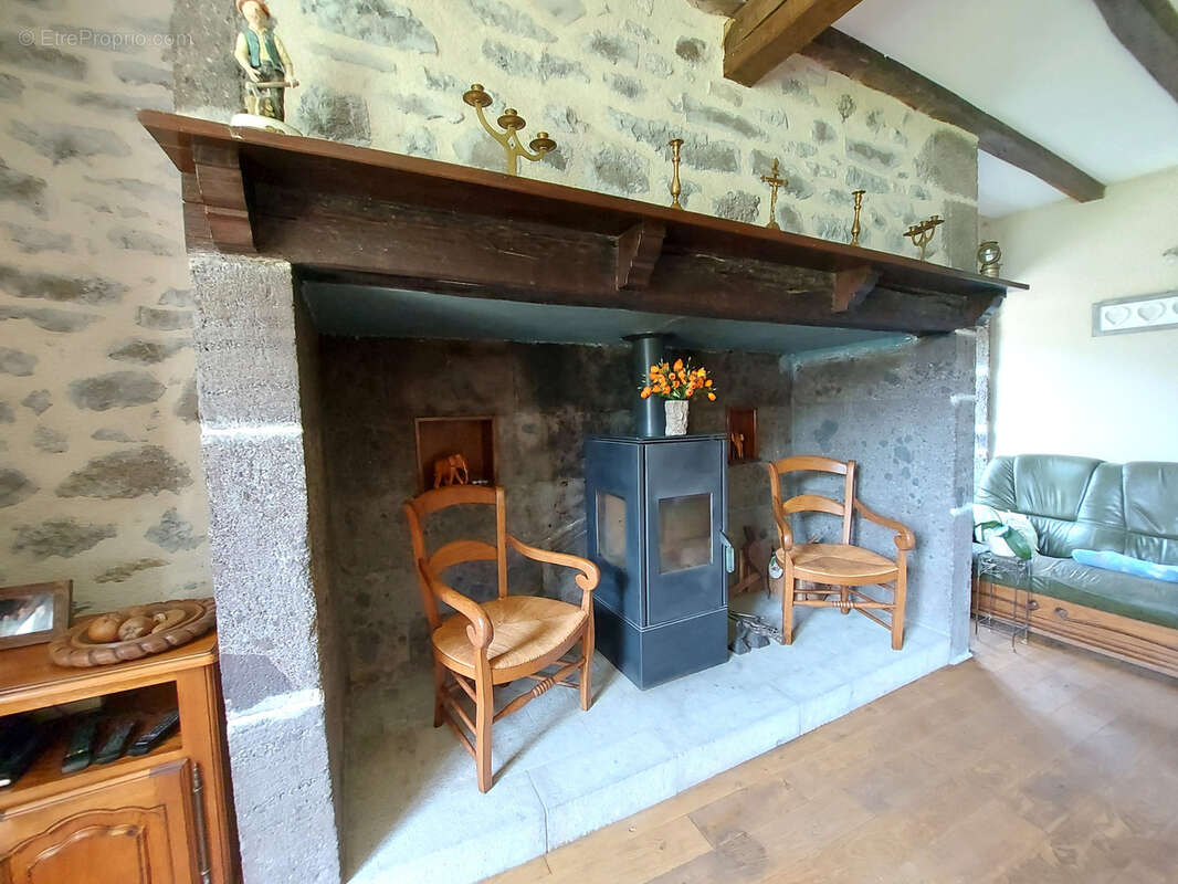 Maison à LAROQUEVIEILLE