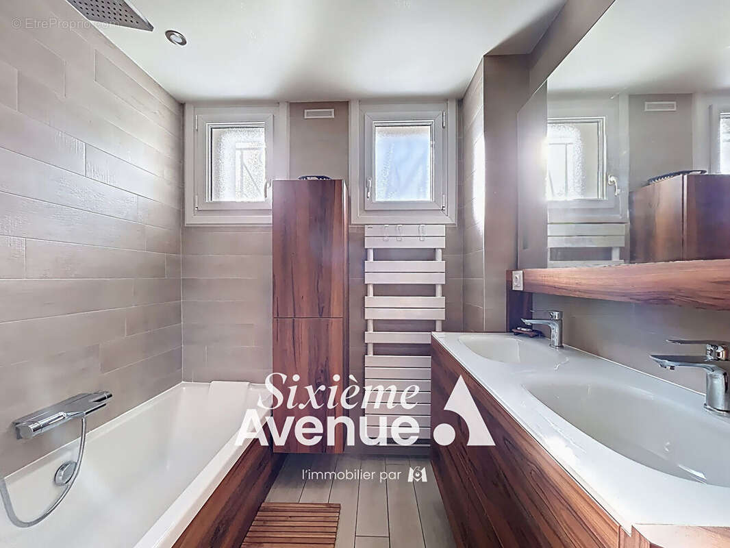 Appartement à DECINES-CHARPIEU