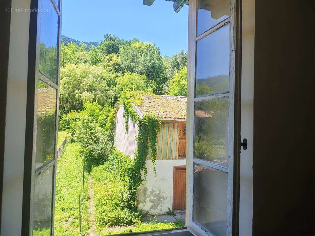 Maison de village spacieuse avec grand jardin et potentiel d’aménagement - photo 16