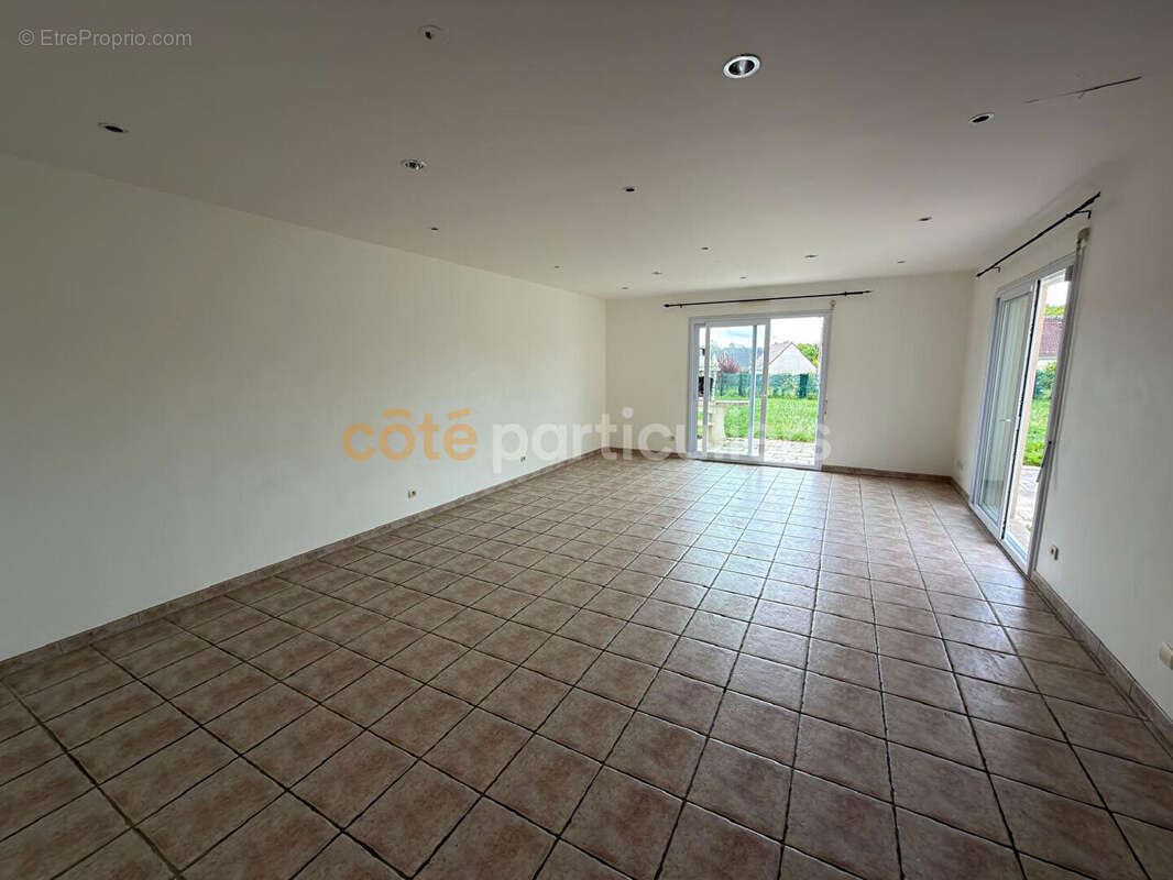 Maison à SAINT-SEBASTIEN-DE-MORSENT