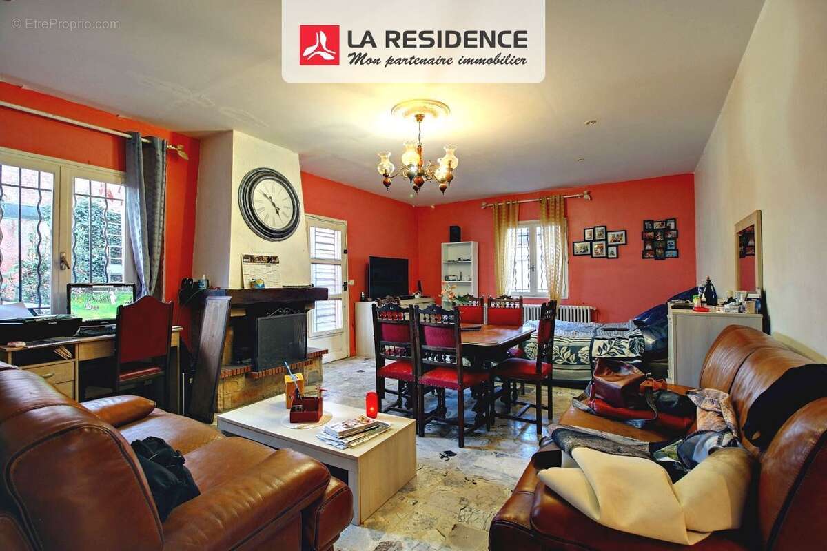 Maison à SAINT-ETIENNE-DU-ROUVRAY