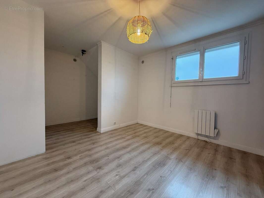 Appartement à SAINT-THIBAULT-DES-VIGNES