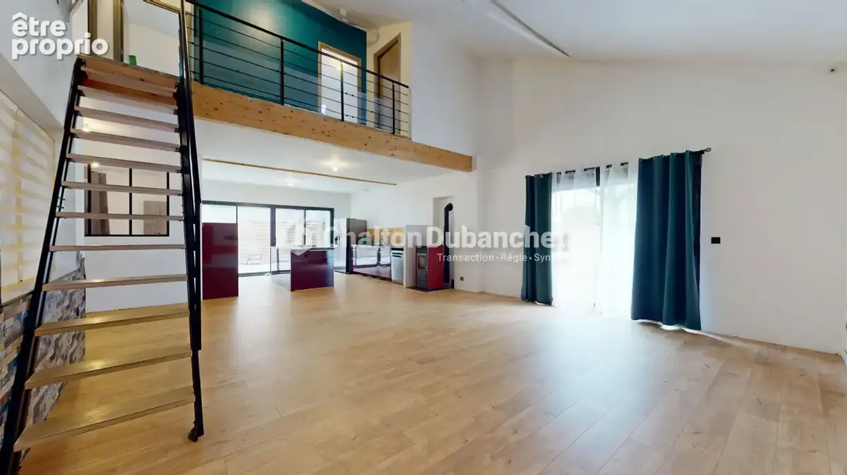 ROANNE - LOFT de 165 m² habitable - 130 m² de dépendance - photo 3