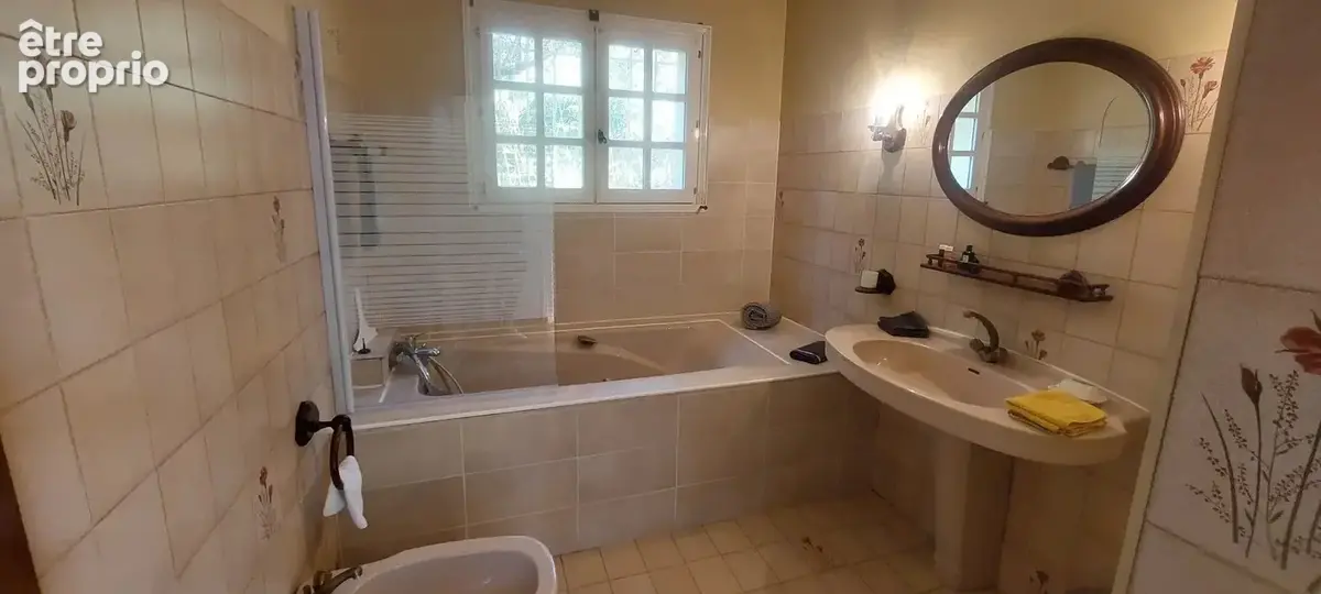 Maison 10 pièces 205 m² à vendre à Nimes (30000) - photo 9