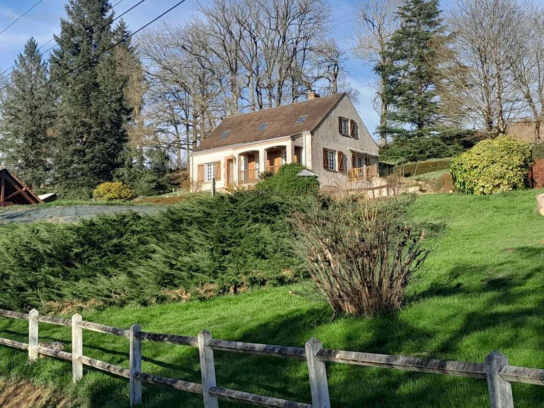 Maison à BUSSIERE-POITEVINE