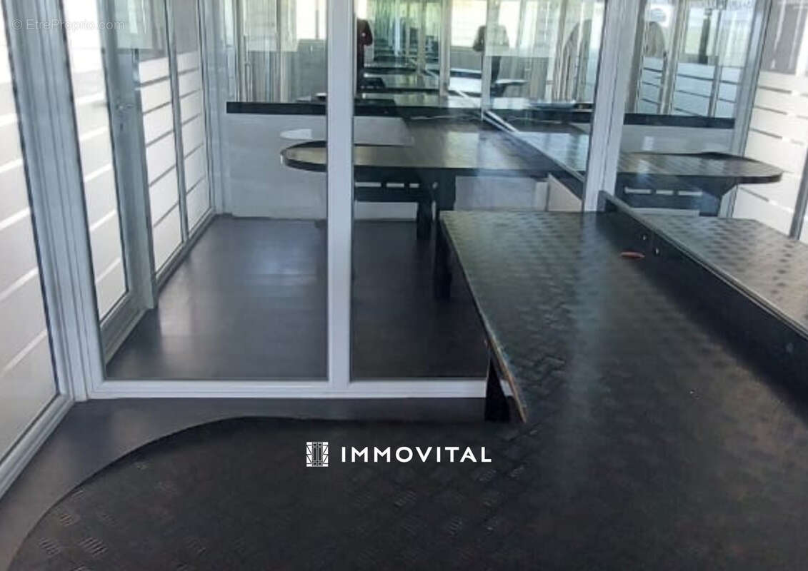 Commerce à LE MOULE