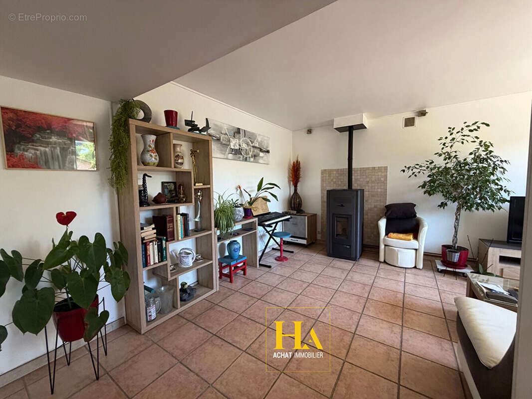 En exclusivite longere atypique 5 pieces de 115m² - photo 9