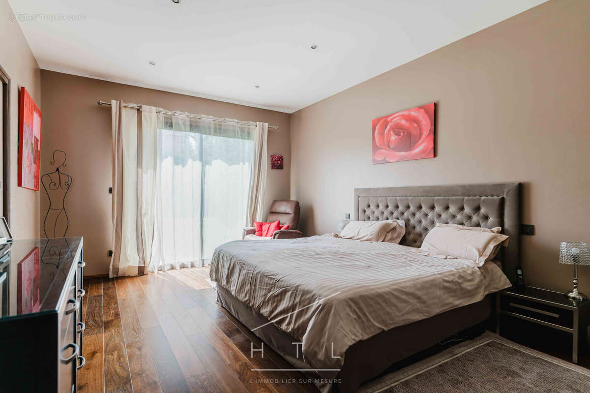 Maison contemporaine de 420 m2 avec piscine à Écully - photo 10