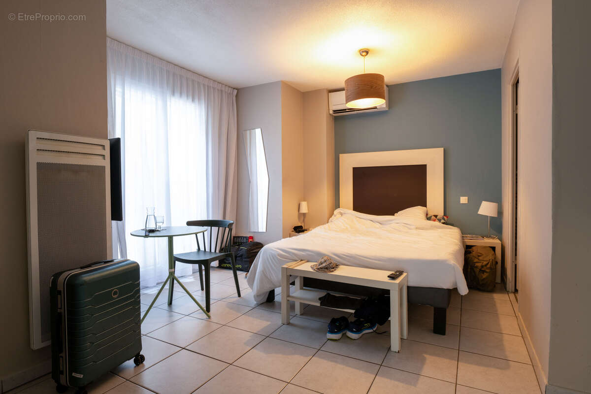 Appartement à SAINT-JEAN-D'ILLAC