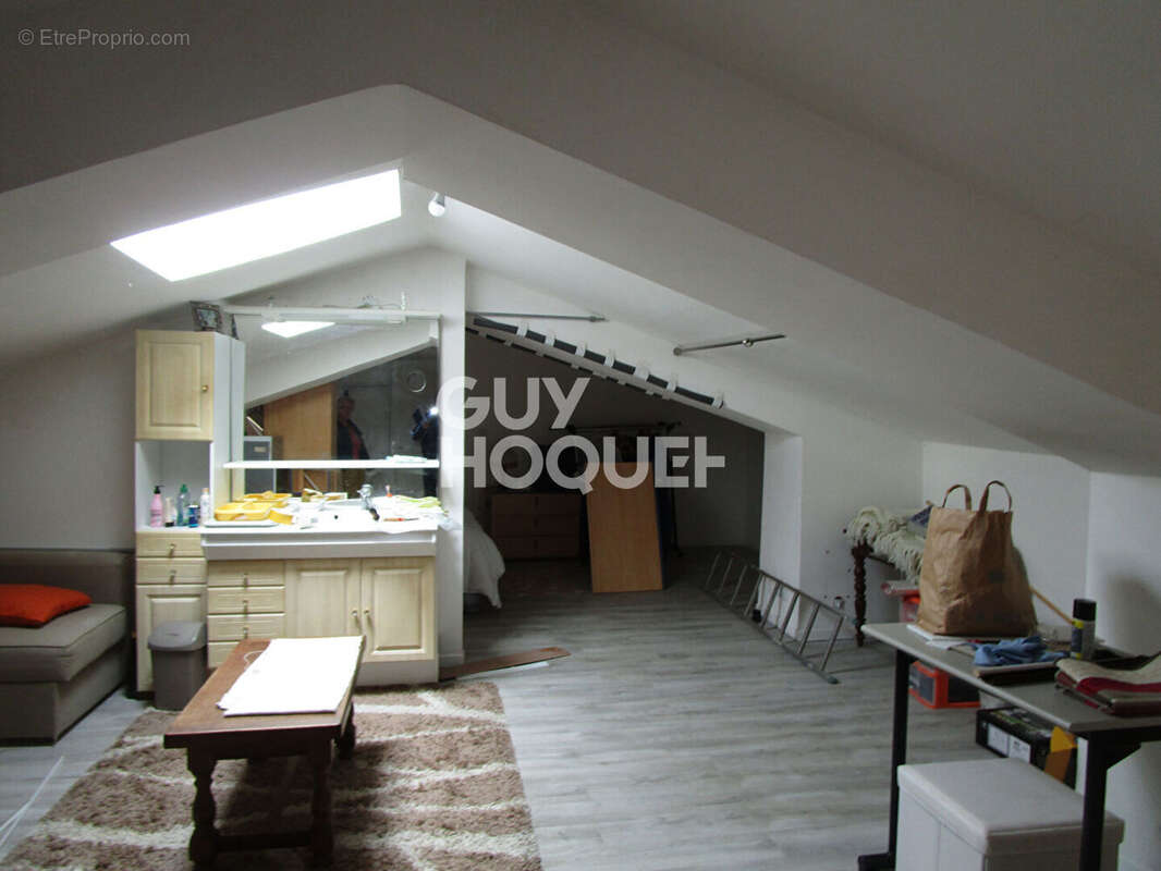 Maison 110 m² à Mazeyrat-D'allier  - photo 7