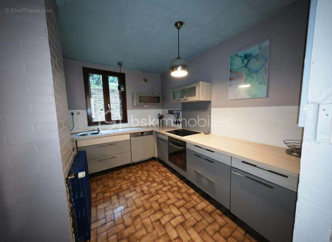 Maison familiale de 155 m² – 4 chambres – Fort potentiel – Centre de Rugles - photo 6