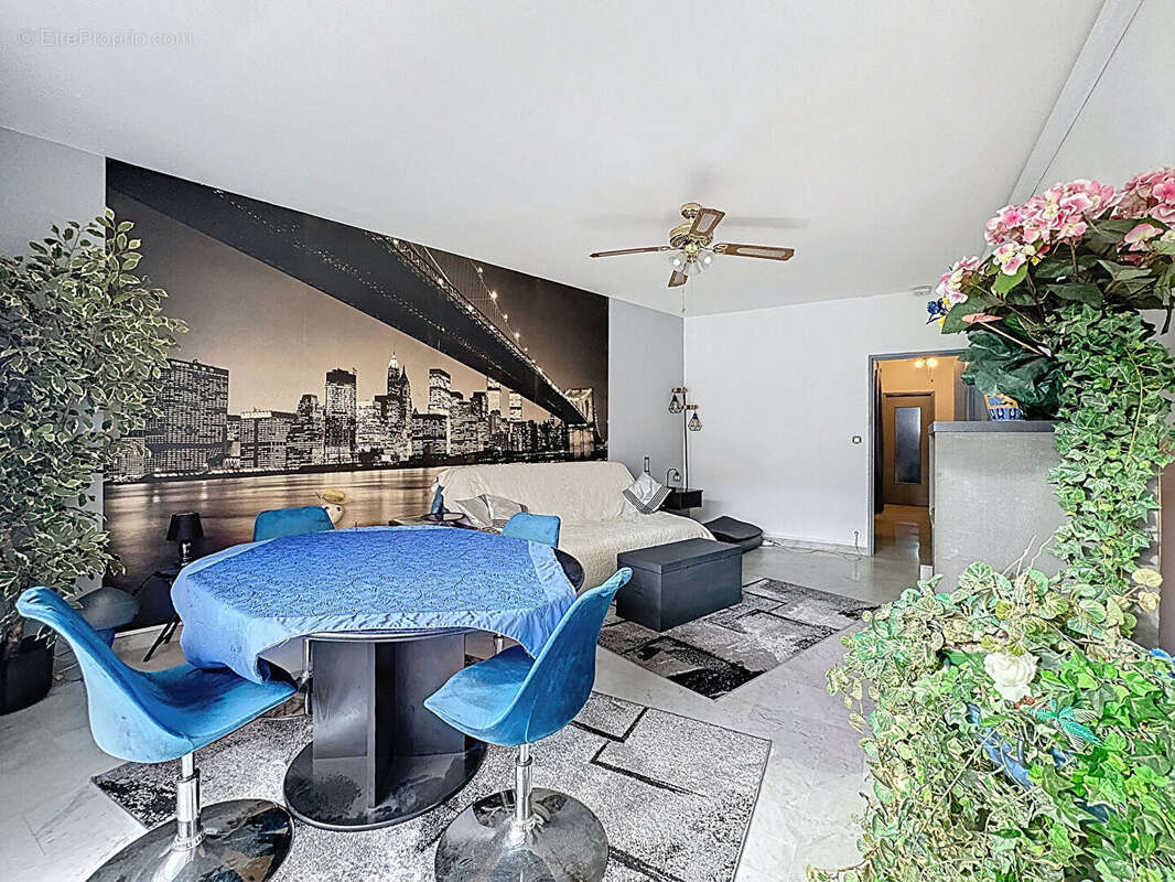 Appartement à ROQUEBRUNE-CAP-MARTIN