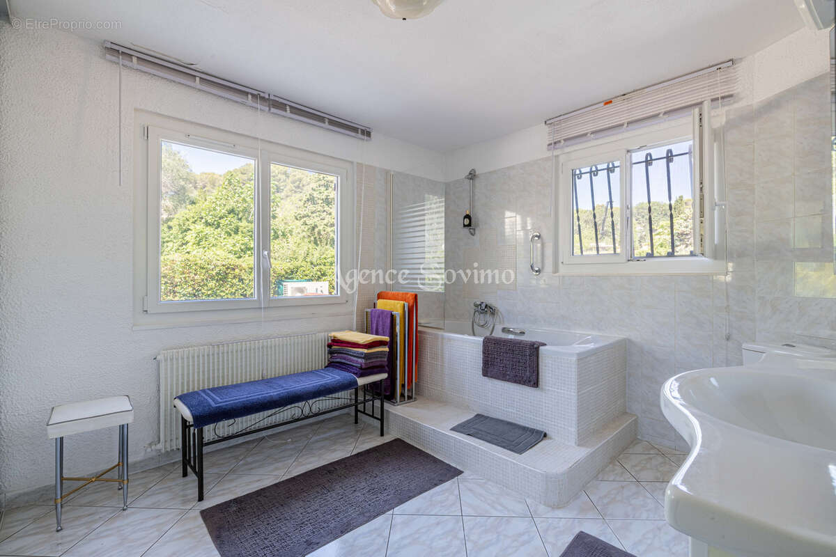 Maison à MOUGINS