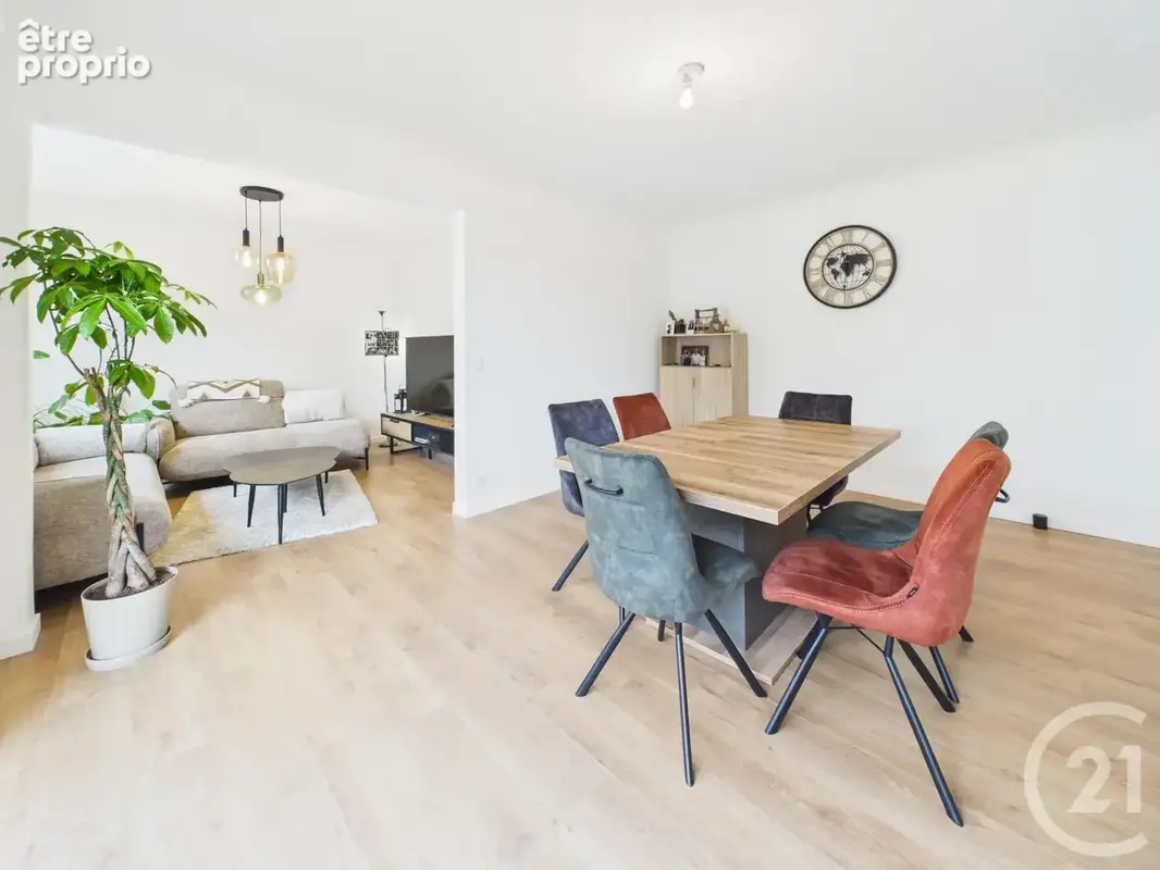 Appartement 4 pièces 78 m² à vendre à Chartres (28000) - photo 2