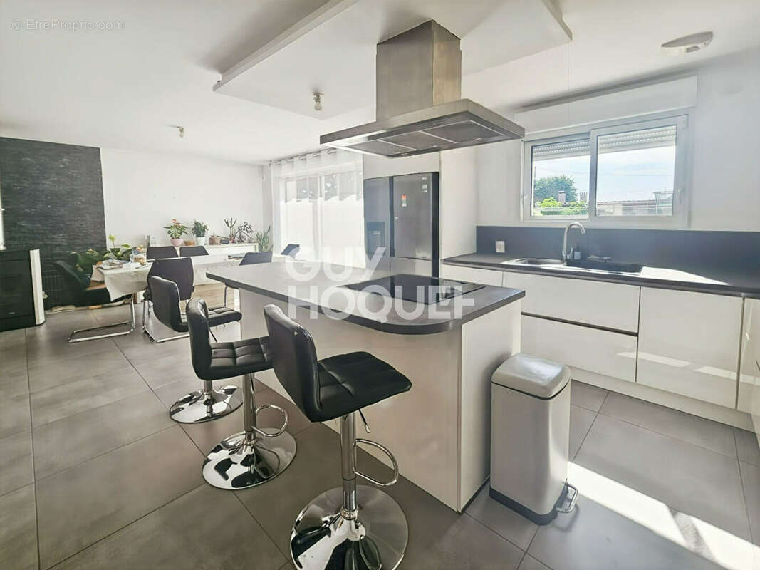 Maison 6 pièces à vendre à Favières - photo 3