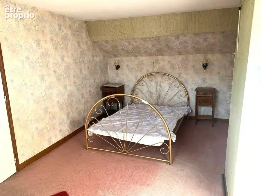 Centre du village, beau potentiel pour cette longère divisée en trois lots !! - photo 13
