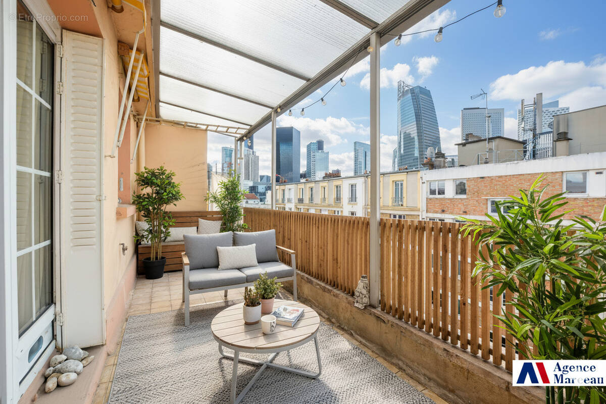 Appartement à COURBEVOIE