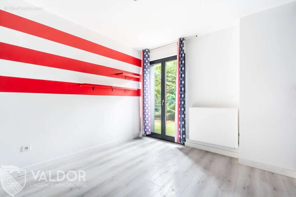 Maison à SAINT-GENIS-LES-OLLIERES