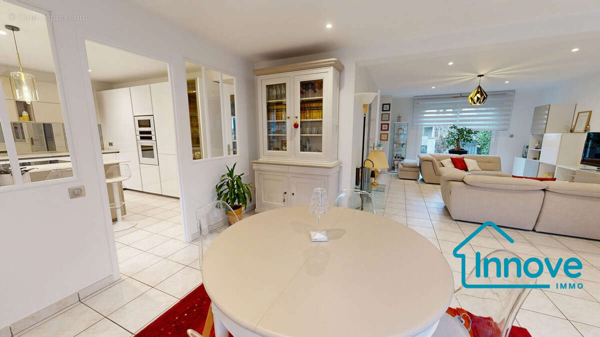 Maison à LA CELLE-SAINT-CLOUD